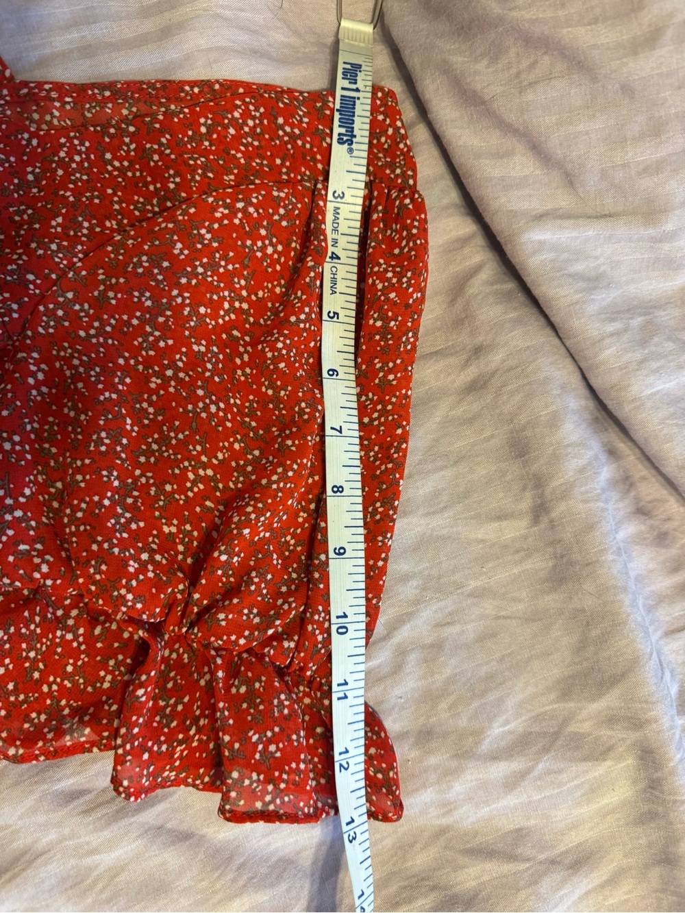 Nasty Gal Red Floral Ruffle Peasant Button Top. Size 10, Just adorable 🥰 - Picture 15 of 15